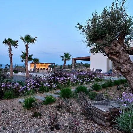 Vila Rojo Santa Maria (Paros)