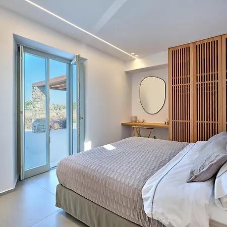 Rojo Villa *