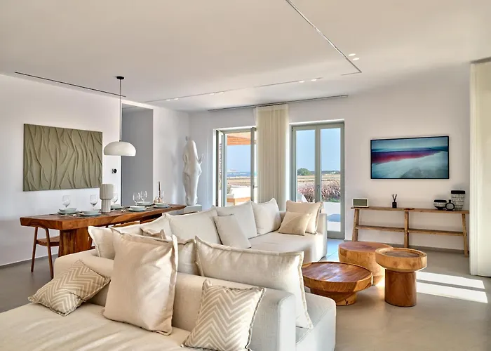 Vila Rojo Santa Maria (Paros)