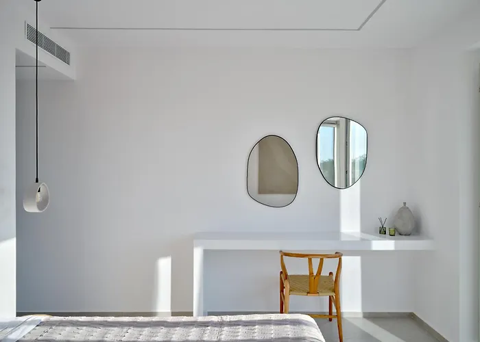 Rojo Vila Santa Maria (Paros)