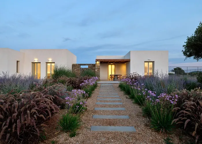 Rojo Vila Santa Maria (Paros)