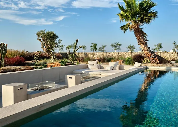 Rojo Vila Santa Maria (Paros)