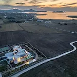 Rojo Villa